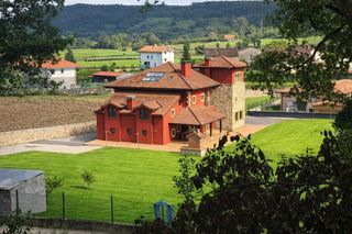 Chalet à Bárcena de Cicero. Naturaleza, privacidad y lujo