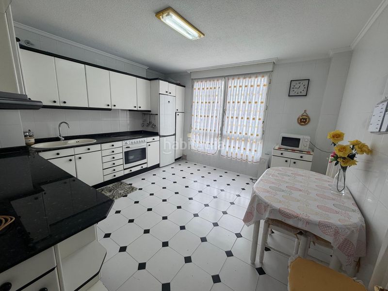 Foto dfb625a7-bd44-4a6f-94b2-7b4113771097. Pis a Santoña