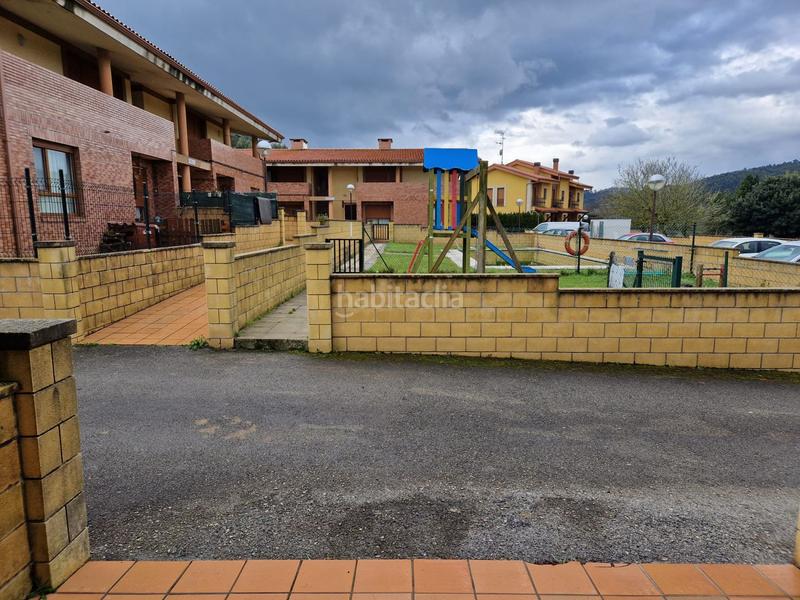 Foto 520bd9aa-7896-44c9-b50e-f55861fc4700. Rez-de-chaussée avec chauffage parking piscine dans Alfoz de Lloredo