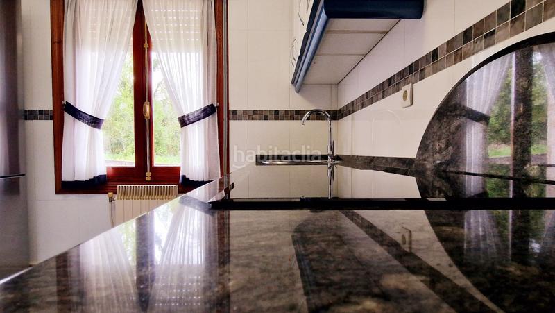 Foto a835386f-6ef5-45e1-ba45-25cad40ecaf8. Chalet  individual en venta en queveda, 3 dormitorios. en Santillana del Mar