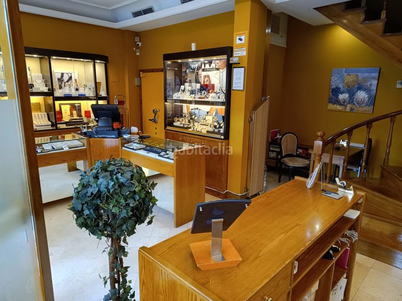Foto 2e42eb94-2d82-49a8-8417-d8807b33e061. Local comercial a Centro Torrelavega