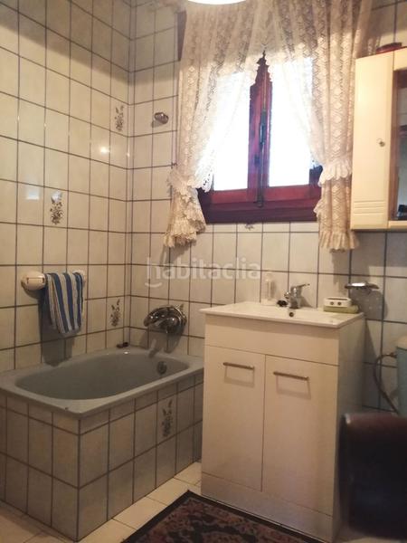 Foto 6114b86a-d455-4f6b-b756-b276fd3900e8. Casa adosada  en venta en barreda, 3 dormitorios. en Torrelavega