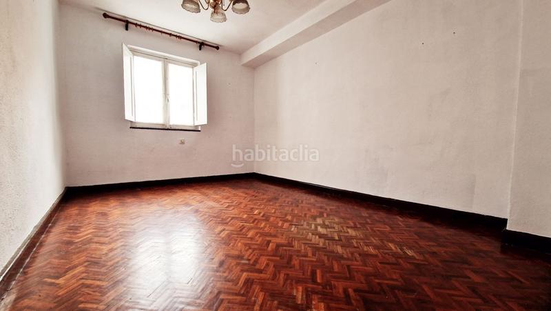 Foto 5df59fa7-297c-4d51-9ee8-2a1289013ece. Piso  en venta en inmobiliaria, 3 dormitorios. en Torrelavega