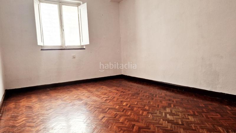 Foto 84b30b02-7064-4c60-a54c-404be9d764ec. Piso  en venta en inmobiliaria, 3 dormitorios. en Torrelavega