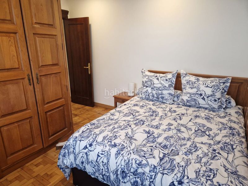 Foto e6ce4bcb-b0e0-4d81-bb39-9468a79e2be9. Pis amb calefacció aparcament a Centro Torrelavega