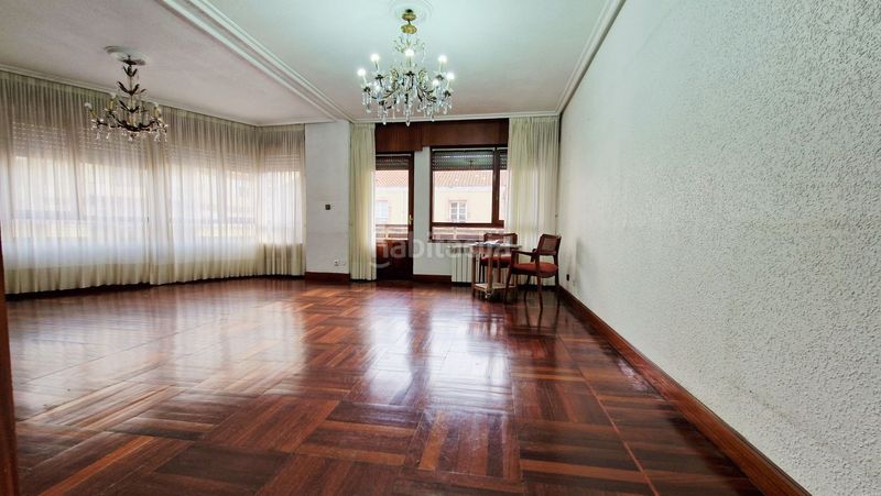 Foto 306a4d33-ce0f-4f51-979e-d53fe62a287e. Pis amb calefacció a Centro Torrelavega