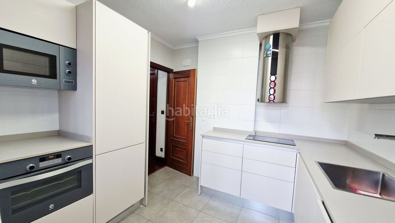 Foto c0773d5a-a54e-42e0-8155-4c9ec1e792a1. Pis amb calefacció a Centro Torrelavega