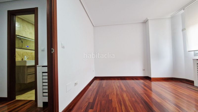 Foto acb71150-9d4f-402b-b08d-815325a46998. Dúplex amb calefacció a Centro Torrelavega