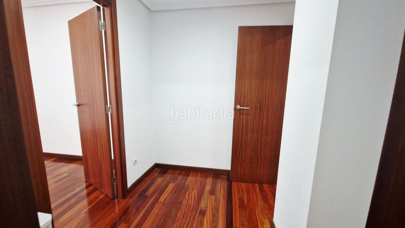 Foto d873b863-46f3-425c-8c86-d0cc7e2a63f3. Dúplex amb calefacció a Centro Torrelavega