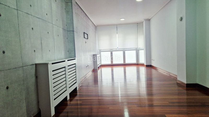 Foto e66ec3e0-65ea-422b-83a3-69a2d9b3db2f. Dúplex amb calefacció a Centro Torrelavega