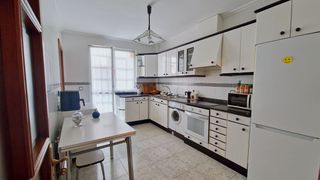 Pis  Jose maria pereda. Piso en venta en centro, 4 dormitorios.