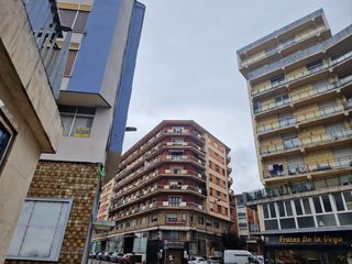 Etagenwohnung  Jose maria pereda. Piso en venta en centro, 3 dormitorios.