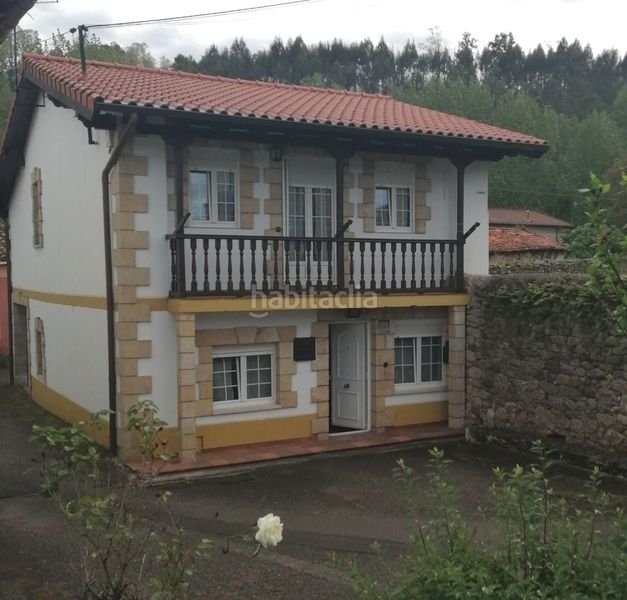 Foto 847113b1-9a85-4399-aa2d-5432db729657. Casa amb calefacció aparcament a Arenas de Iguña