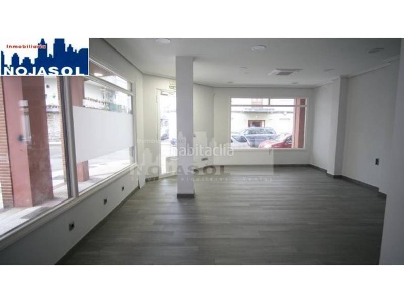 Foto c4093f6f-78ac-41b3-9750-9387a3b03192. Location local commercial dans Santoña