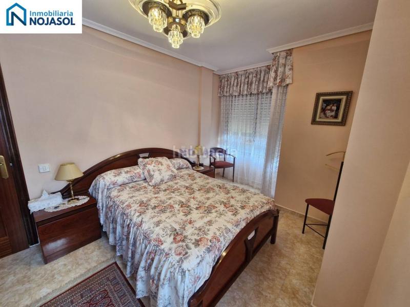 Foto 531aafa0-c980-4e78-81f2-dd26f08f7468. Piso ref.000128 bajo de 3 habitaciones con jardin de 150m2, terraza de 40 m2, garaje doble, ascensor y calafacción en Noja