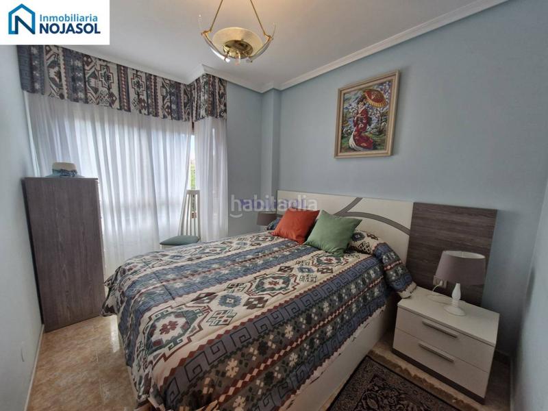 Foto acc02e2c-8c3a-46ae-af31-9aa156dde148. Piso ref.000128 bajo de 3 habitaciones con jardin de 150m2, terraza de 40 m2, garaje doble, ascensor y calafacción en Noja