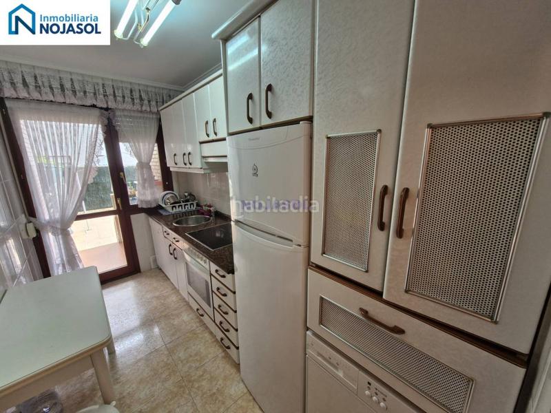 Foto fce6e1ba-2ff8-4087-8f12-975eff34720a. Piso ref.000128 bajo de 3 habitaciones con jardin de 150m2, terraza de 40 m2, garaje doble, ascensor y calafacción en Noja