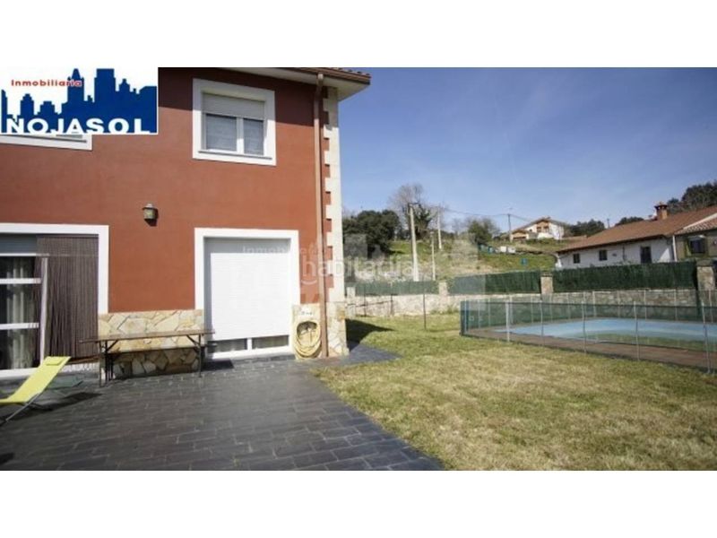 Foto 325a477d-b259-4be8-bc13-e1afe860ed1e. Casa aparellada amb calefacció aparcament piscina a Bareyo