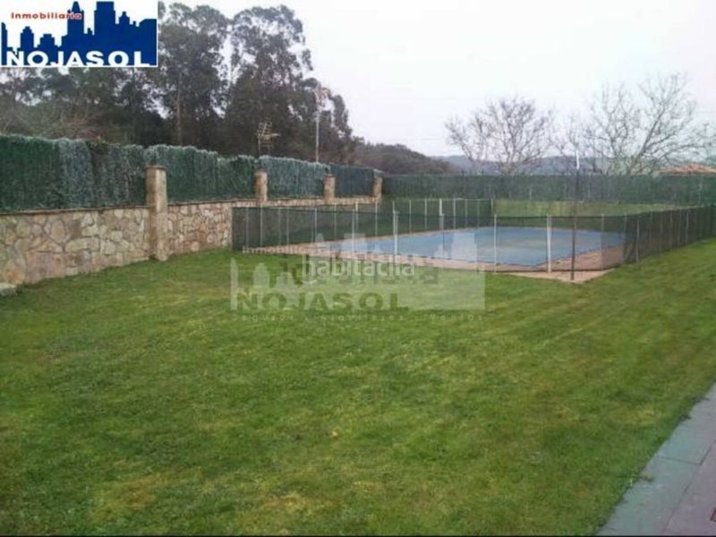 Foto 4287e260-8af0-4812-af78-1b2c7dcc0c7b. Casa aparellada amb calefacció aparcament piscina a Bareyo