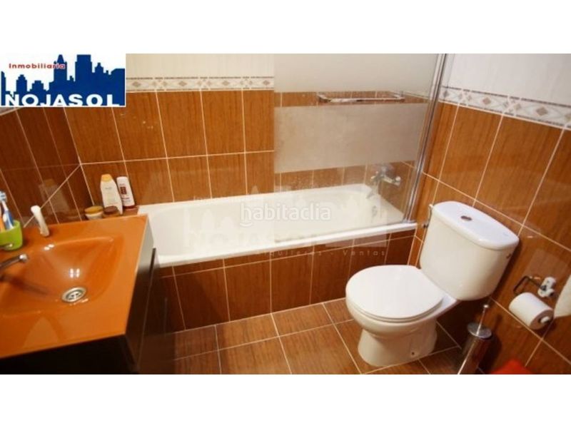 Foto 4d3dbdd0-921f-439b-95a9-909d59bf36a4. Casa aparellada amb calefacció aparcament piscina a Bareyo