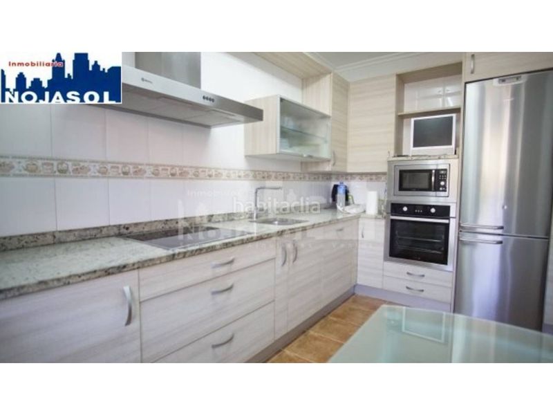 Foto ee8fa291-137a-4bba-81b2-249d5a07b6ec. Casa aparellada amb calefacció aparcament piscina a Bareyo