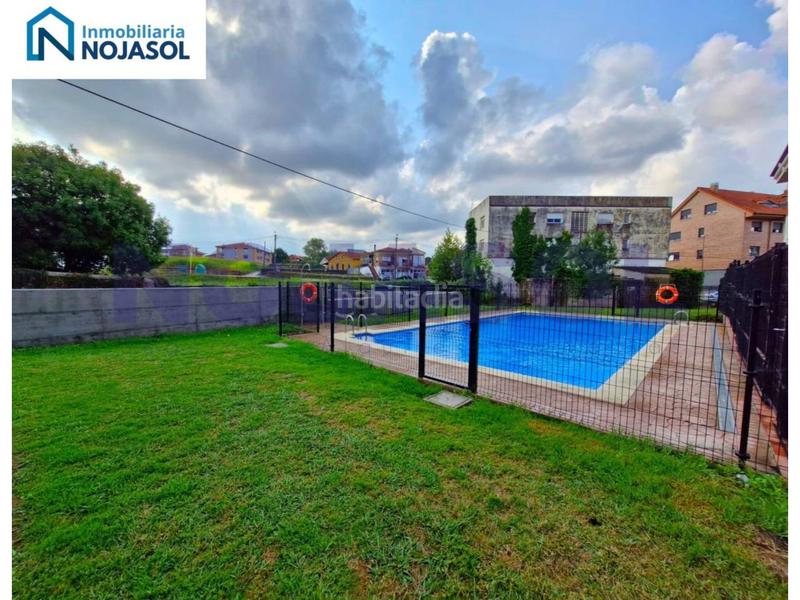 Foto 29d2aa16-cc17-4210-bcfc-2251f4344b5b. Apartamento ref 000523 precioso bajo con terraza en urbanización con piscina en Meruelo