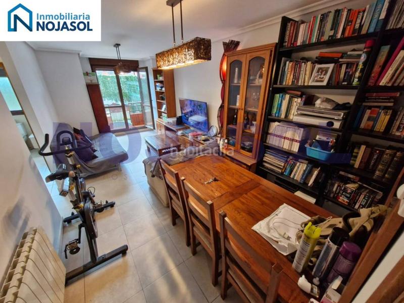 Foto 71054d6b-2cc6-4f9e-9201-eaae33469a97. Apartamento ref 000523 precioso bajo con terraza en urbanización con piscina en Meruelo