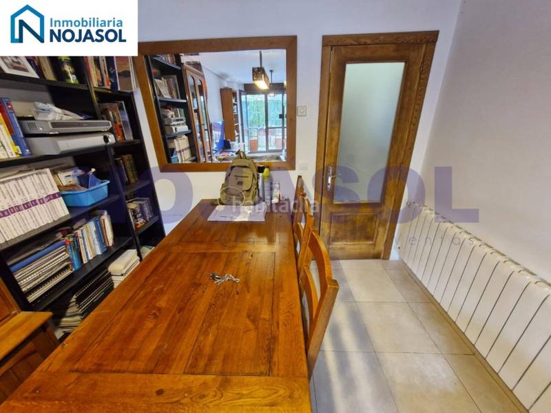 Foto 8f46dd8e-1ec5-4b33-b4c8-6b9ebd13b7f6. Apartamento ref 000523 precioso bajo con terraza en urbanización con piscina en Meruelo