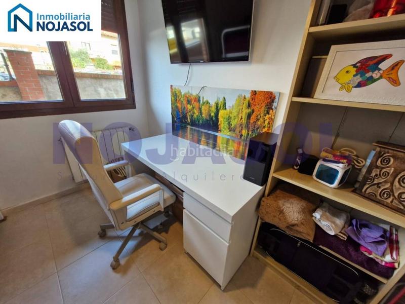 Foto de545be5-0ffc-44b2-8cb4-f2d104113368. Apartamento ref 000523 precioso bajo con terraza en urbanización con piscina en Meruelo