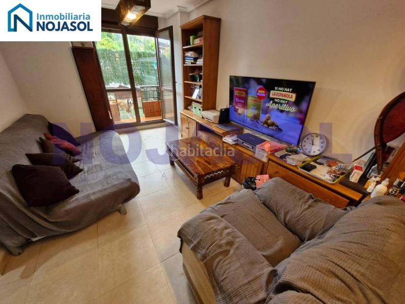 Foto f34ab870-2e81-4db4-bc53-2531e71c9b93. Apartamento ref 000523 precioso bajo con terraza en urbanización con piscina en Meruelo