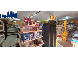 Lloguer Local Comercial a Ris. Ref 002042  local de 80m2 metros con almacen de 120m2 situado mu