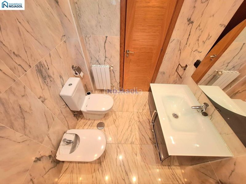 Foto 2c02219b-da9c-4edf-be2a-335db0eb1594. Alquiler apartamento en avenida la sierra 6 ref. 002334 exclusivo bajo con jardin en alquiler en una de la mejores zonas en Noja