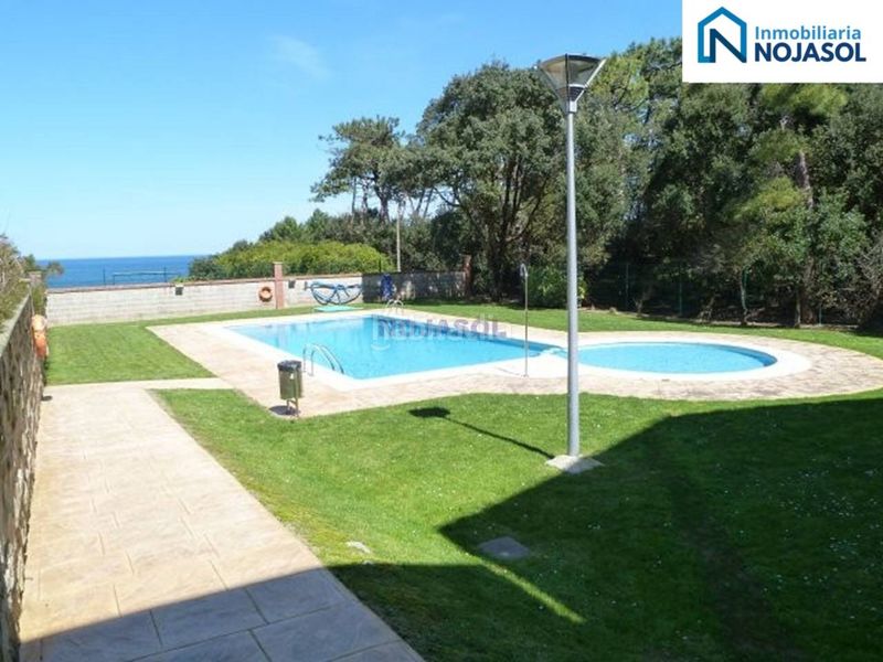 Foto a98d6d74-ce1d-4d26-a63d-3d89f86cd244. Alquiler apartamento en avenida la sierra 6 ref. 002334 exclusivo bajo con jardin en alquiler en una de la mejores zonas en Noja