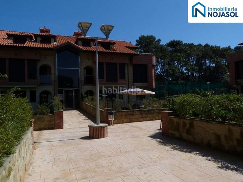 Foto b2bc4220-5686-4cc5-b868-0bcdef34a227. Alquiler apartamento en avenida la sierra 6 ref. 002334 exclusivo bajo con jardin en alquiler en una de la mejores zonas en Noja