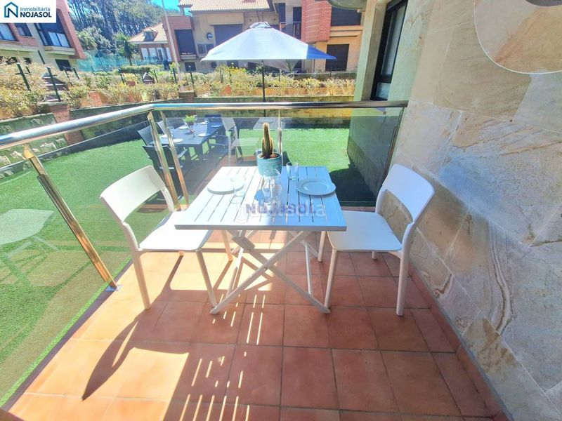 Foto c49d44d6-ff5e-4551-8ae2-a31af39c56cc. Alquiler apartamento en avenida la sierra 6 ref. 002334 exclusivo bajo con jardin en alquiler en una de la mejores zonas en Noja
