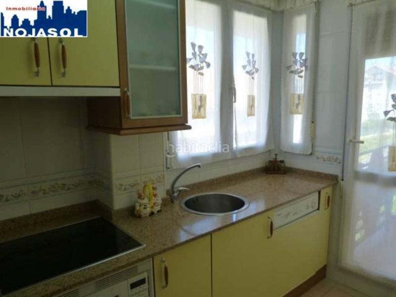 Foto 47c08c4c-cb7d-452b-9382-9ea0497bd81d. Rent apartment with heating parking in Tregadín Noja