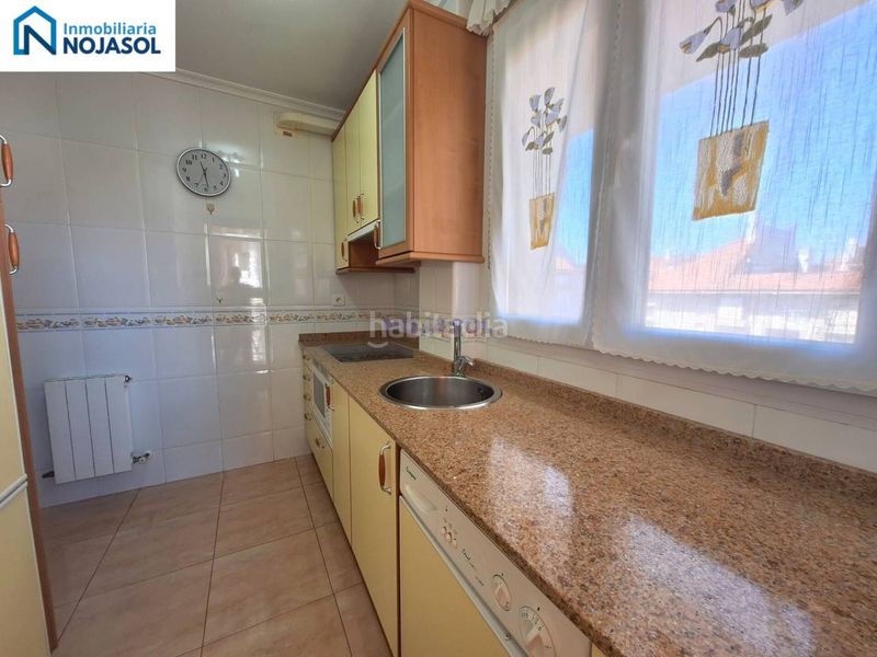 Foto 61c24604-95fc-4bc8-894d-657979fbdfe1. Rent apartment with heating parking in Tregadín Noja