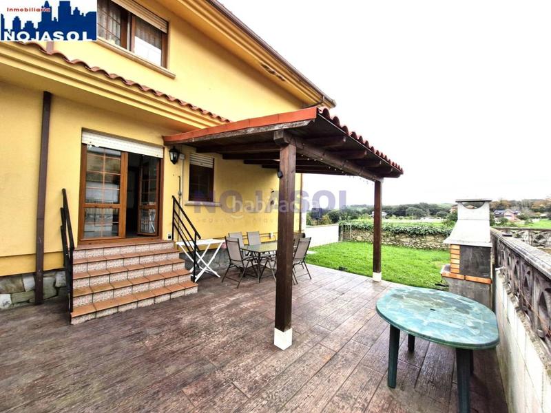 Foto 2a8dff7f-cbd6-40c4-9334-0b0f779c7de9. Casa a schiera con riscaldamento parcheggio in Arnuero