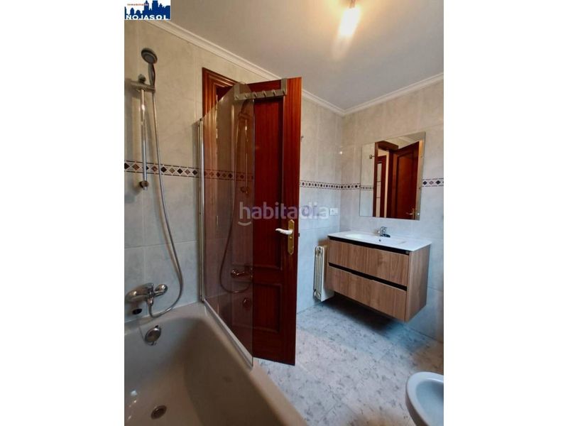 Foto 87c331a1-b12c-4539-8b90-c39e9a140982. Lloguer apartament amb calefacció piscina a Ris Noja