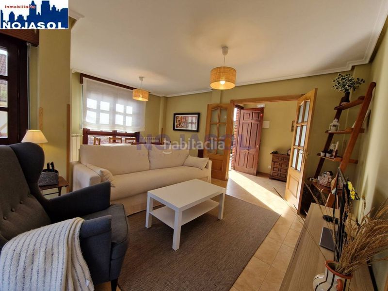 Foto d7eb05d9-d3c0-4c3b-a2d7-4f3ad2c0f92f. Lloguer casa aparellada a calle barrio el acebal 13c a Hazas de Cesto