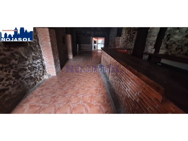 Foto 0f0a4f06-f8df-4b1d-bd2b-32f663ae477f. Local comercial a Palacio Noja