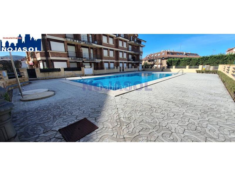Foto b8e9fa43-72ec-4e98-9b40-95f02b1475f5. Apartamento ref 000167 precioso ático con vistas al mar en urbanización privada con piscina. en Noja