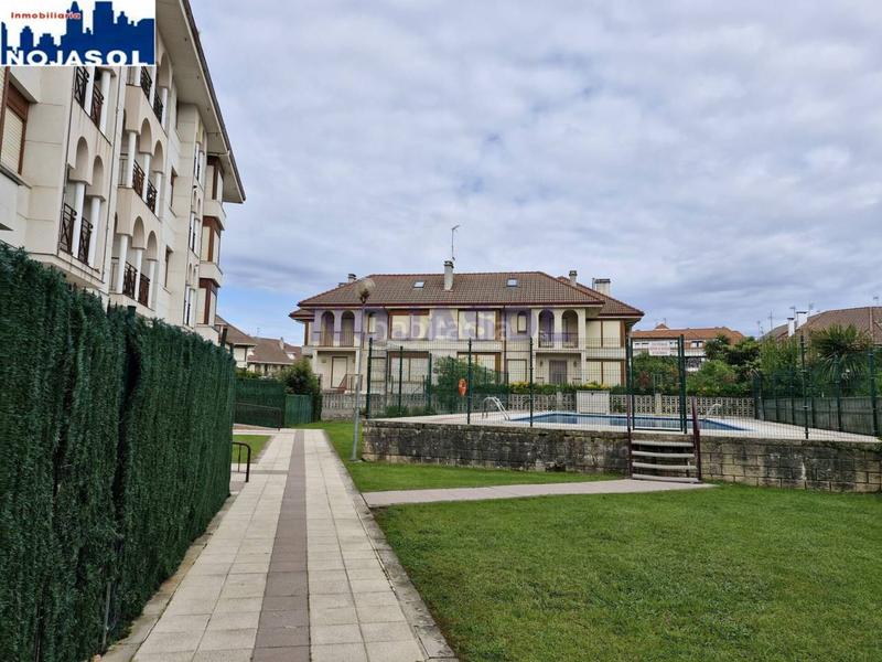 Foto a43ce002-5dd8-48a8-ad01-c8c2de0f113e. Appartement avec chauffage parking piscine dans Palacio Noja
