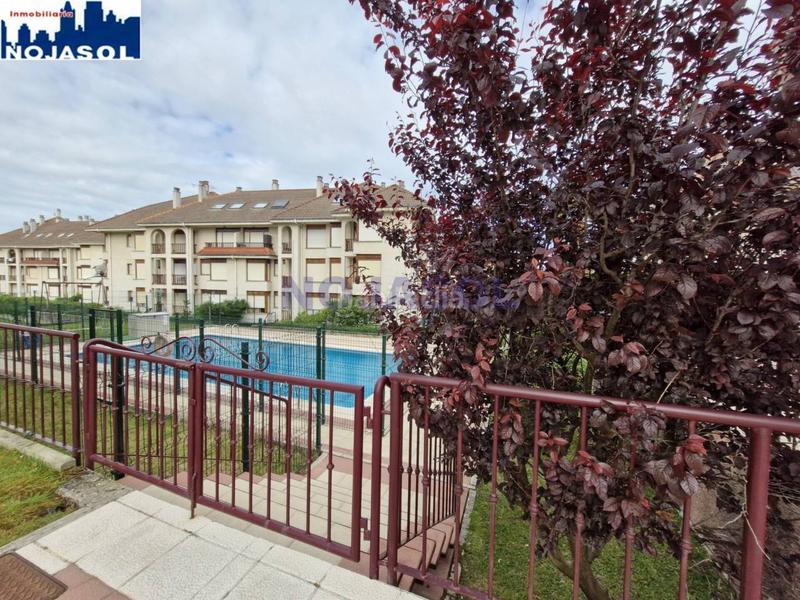Foto 2331fe1e-ca8f-4cf5-bca4-c5eced4d134d. Apartament amb calefacció aparcament piscina a Tregadín Noja