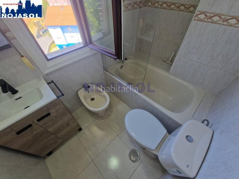 Foto 01b6c725-10fd-44c6-8380-cbf730a1c1c8. Apartamento en arco 23 ref. 000896 precioso atico en exclusiva de 2 habitaciones con ascensor, calefacción, trastero y vistas despejadas en Noja