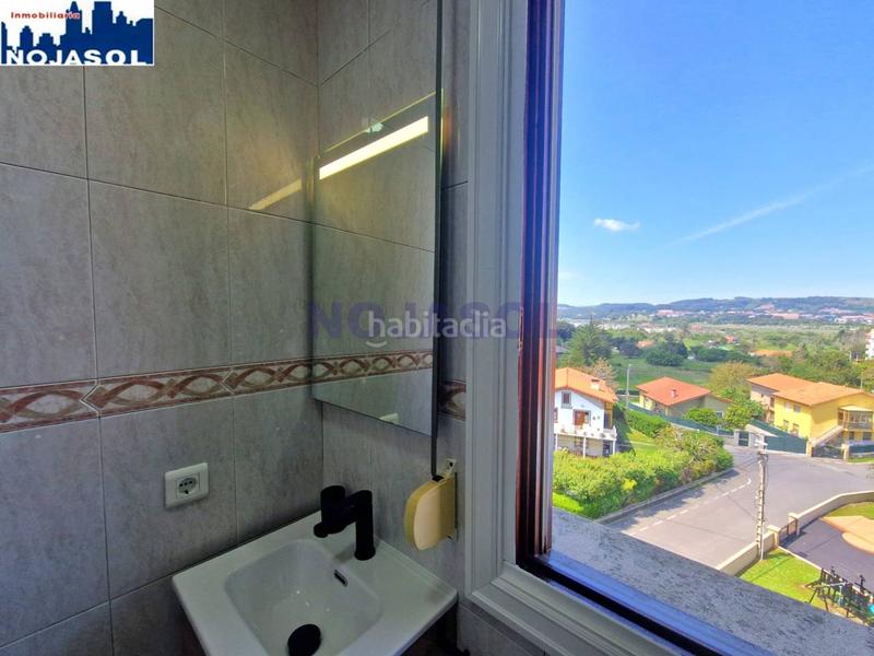 Foto 32cf52e2-9870-43c0-9d81-55f8bbdd8e41. Apartamento en arco 23 ref. 000896 precioso atico en exclusiva de 2 habitaciones con ascensor, calefacción, trastero y vistas despejadas en Noja
