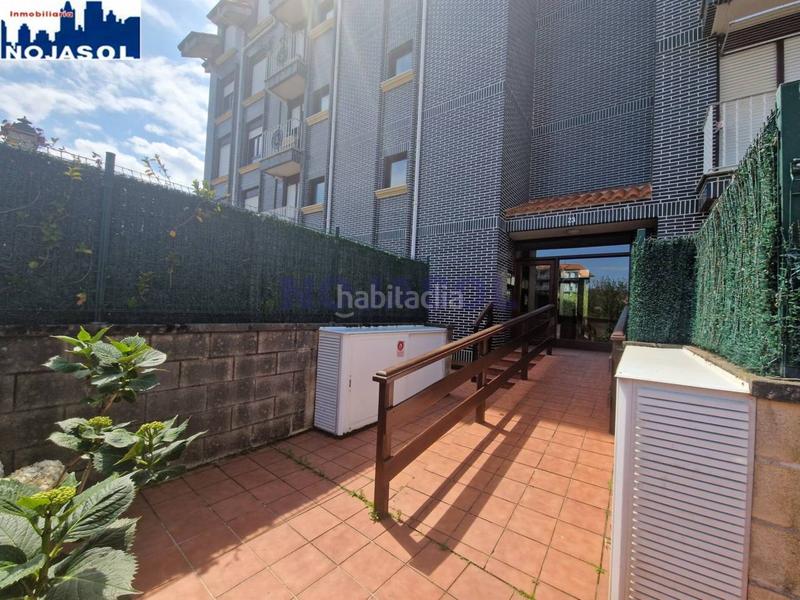 Foto 5214a682-9840-44c6-b94d-dc6459bbf75c. Apartamento en arco 23 ref. 000896 precioso atico en exclusiva de 2 habitaciones con ascensor, calefacción, trastero y vistas despejadas en Noja