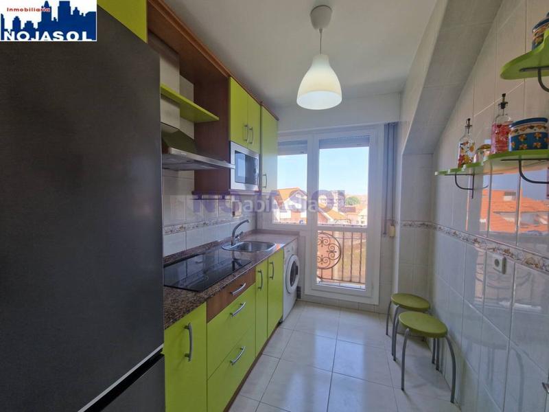Foto 92b1f2d8-2623-46dd-b3ca-2aa7c40d874e. Apartamento en arco 23 ref. 000896 precioso atico en exclusiva de 2 habitaciones con ascensor, calefacción, trastero y vistas despejadas en Noja