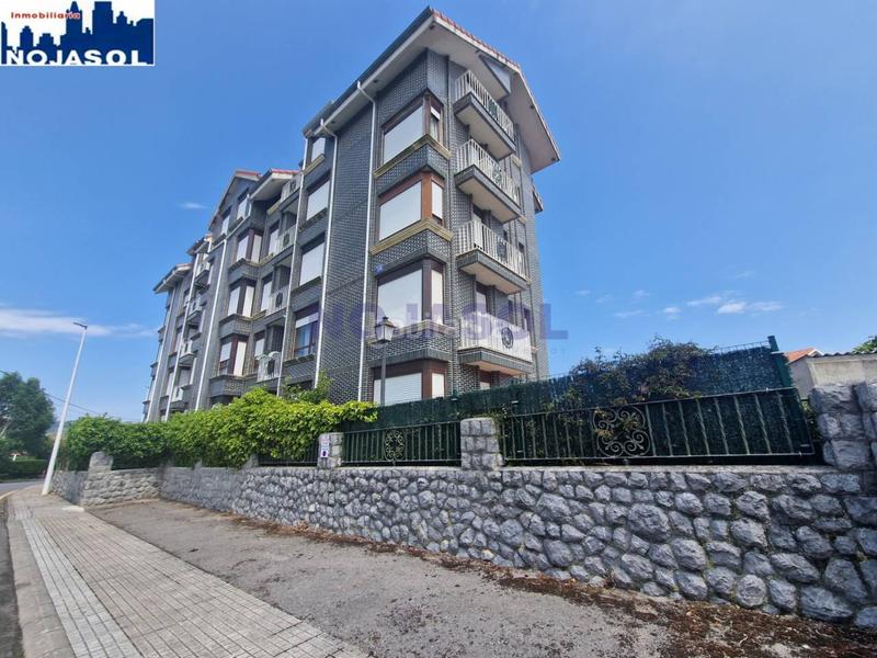 Foto df01f0b5-ea7f-4e29-a9d7-67929dd61845. Apartamento en arco 23 ref. 000896 precioso atico en exclusiva de 2 habitaciones con ascensor, calefacción, trastero y vistas despejadas en Noja