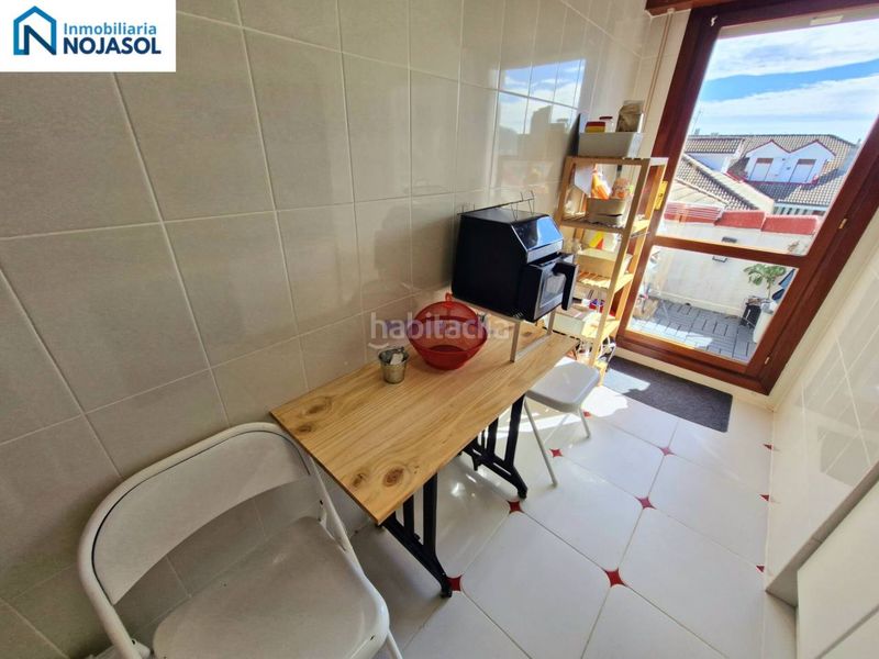 Foto 4f7e04b4-d908-49a5-9b0d-af6127893927. Apartament amb aparcament piscina a Tregadín Noja